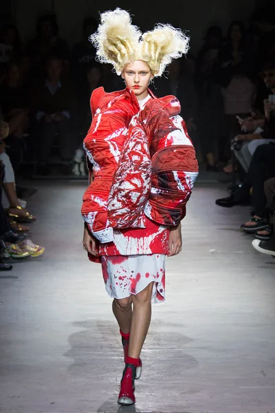 Look 7
